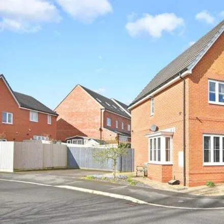 Buy this 3 bed duplex on Fernilee Close in Packmoor, ST6 5DT