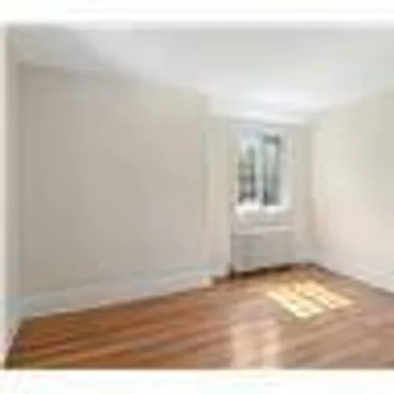 Image 6 - 310 Chatterton Parkway, City of White Plains, NY 10530, USA - House for sale
