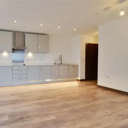 Image 3 - 19 Addiscombe Road, Watford, WD18 0ND, United Kingdom - Apartment for rent