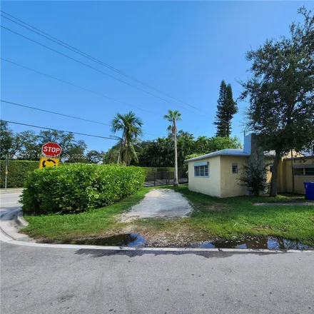 Image 1 - 8634 Northeast 10th Avenue, Miami, FL 33138, USA - House for sale