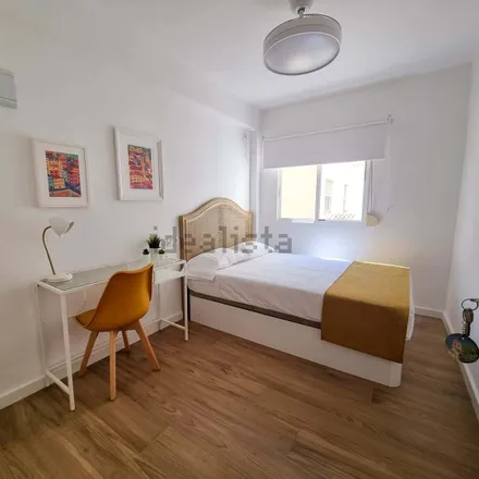 Rent this 5 bed room on Carrer de Francesc Cubells in 40, 46011 Valencia