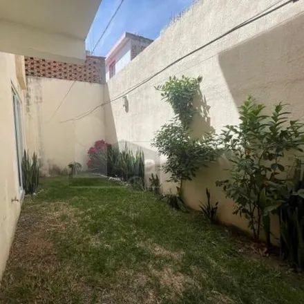 Image 1 - Calle Paseo Jardines del Valle 2853, La Estancia (Seccion A), 36615 Irapuato, GUA, Mexico - House for rent