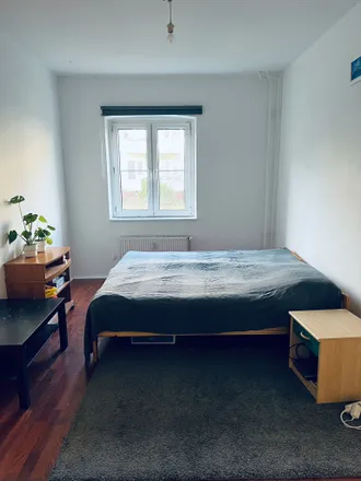 Rent this 3 bed apartment on Nackenheimer Weg 30B in 12099 Berlin, Germany