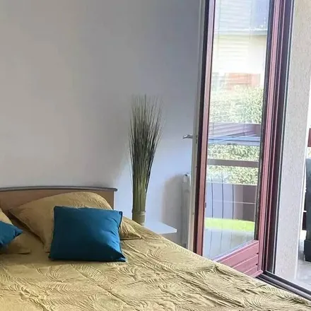 Rent this 1 bed apartment on Centre d'incendie et de secours de Pleneuf-Val-André in Rue des Pains-Prés, 22370 Le Val-André