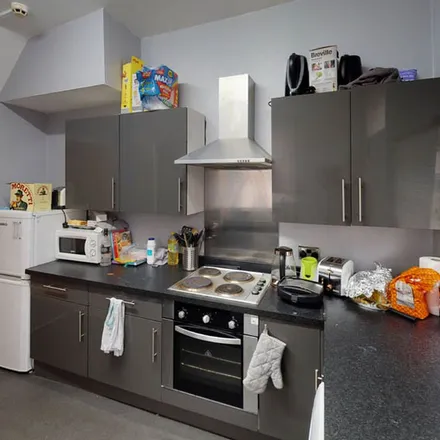 Rent this 1 bed apartment on 2 Estcourt Terrace in Leeds, LS6 3EX