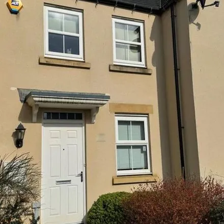 Rent this 2 bed townhouse on East Street in Bodicote, OX15 4DN