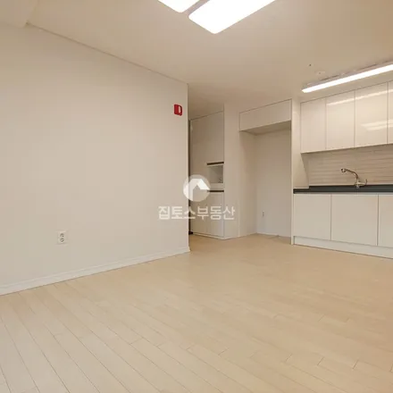 Rent this 2 bed apartment on 서울특별시 중랑구 면목동 148-37