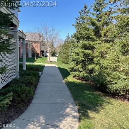 Image 3 - 24161 Chesapeake Circle, Commerce Charter Township, MI 48390, USA - House for sale