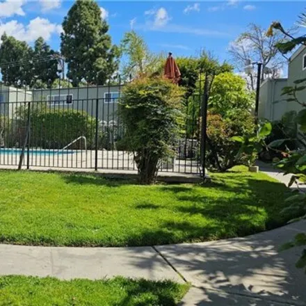 Image 3 - 2101 South Pacific Avenue, Santa Ana, CA 92704, USA - Condo for sale