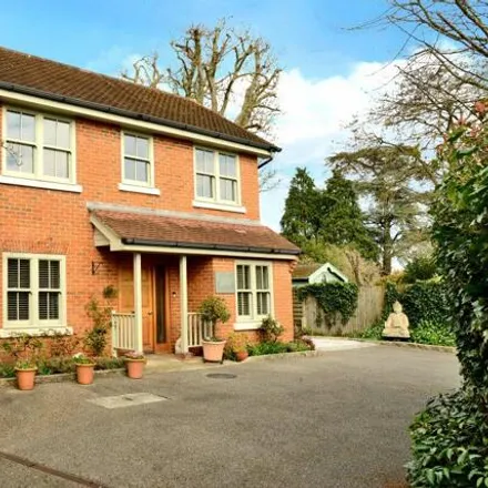 Buy this 4 bed house on White Gates in Elmbridge, KT7 0GB