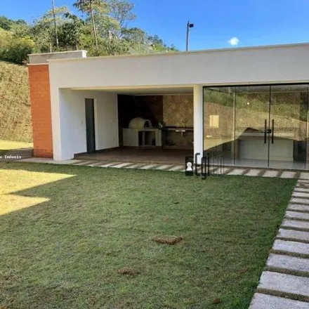 Buy this 3 bed house on Rua Prefeito Luiz Penna in Juiz de Fora - MG, 36039-000