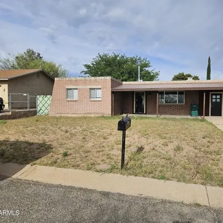 Rent this 3 bed house on 233 Fairbank Street in Huachuca City, Cochise County