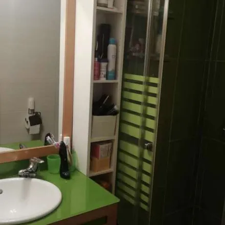 Rent this 2 bed apartment on Calle Rodrigo Rebolledo in 12, 50002 Zaragoza