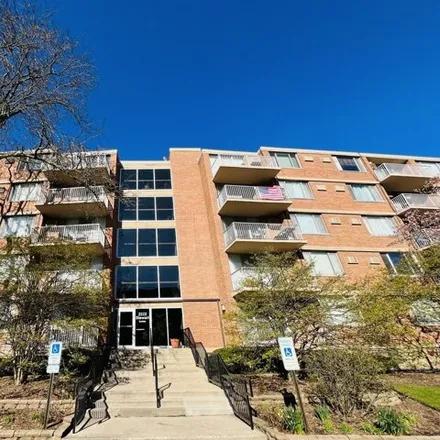 Buy this 1 bed condo on unnamed road in Highland Hills, Lombard