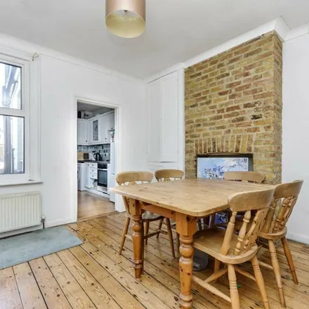 Rent this 3 bed apartment on Clifton Road in London, KT2 6PJ