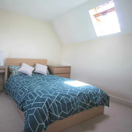 Rent this 1 bed room on Jennett's Park CofE Primary School in 3 Tawny Owl Square, Bracknell