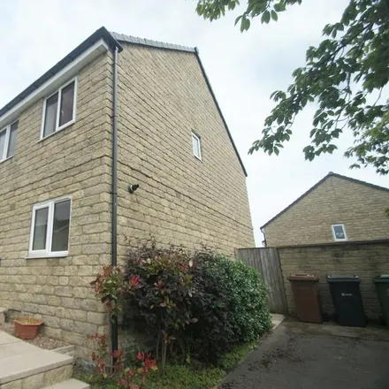 Rent this 3 bed house on Marsh View in Pudsey, LS28 7FP