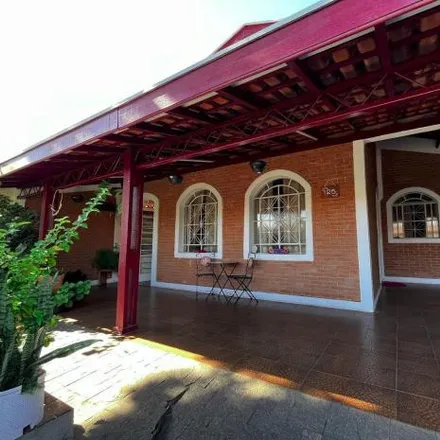 Buy this 3 bed house on Rua dos Mutuns in Jardim Uirá, São José dos Campos - SP