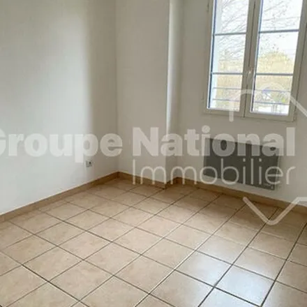 Image 4 - 2 Avenue des Alpilles, 13310 Saint-Martin-de-Crau, France - Apartment for rent