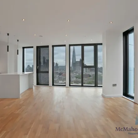 Rent this 3 bed apartment on Pioneer/Signal Building in 91 Newington Causeway, London