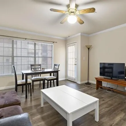 Image 7 - 501 West 26th Street, Austin, TX 78705, USA - Condo for rent