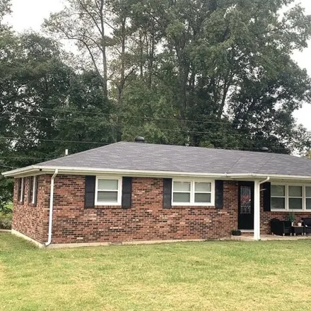 Buy this 3 bed house on 301 Shawnee Avenue in Russell Springs, Russell County