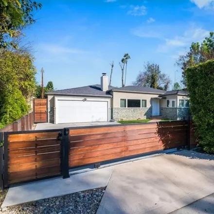 Image 3 - 4542 Strohm Avenue, Los Angeles, CA 91602, USA - House for sale