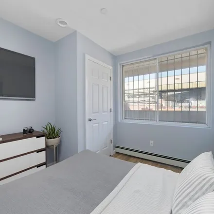 Rent this 3 bed apartment on 385 Vernon Avenue in New York, NY 11206