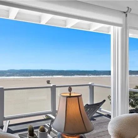 Image 4 - 5701;5701 1/2 Seashore Drive, Newport Beach, CA 92663, USA - House for rent