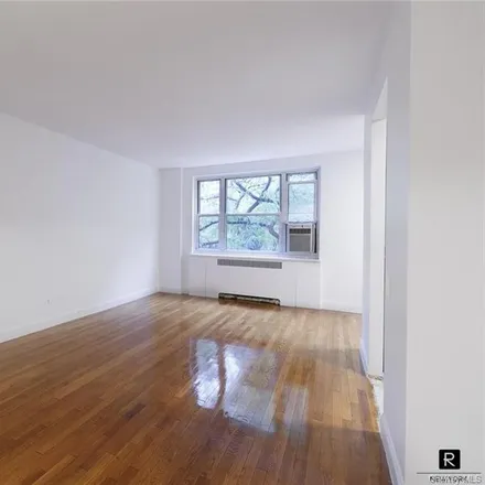 Image 2 - 836 9th Avenue, New York, NY 10019, USA - House for rent