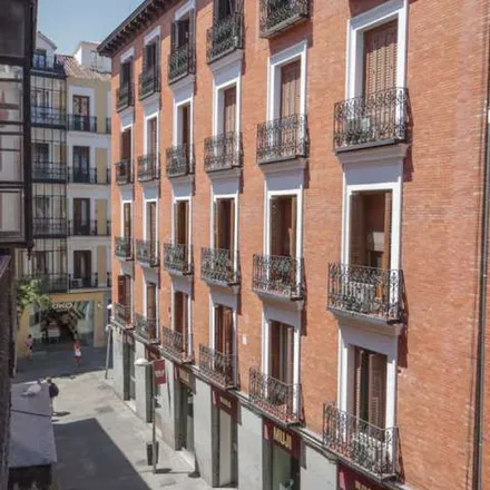 Image 3 - Calle de Valverde, 38, 28004 Madrid, Spain - Apartment for rent