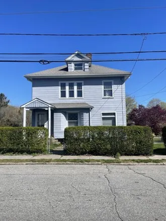 Buy this 3 bed house on 75 Willetts Avenue in New London, CT 06320