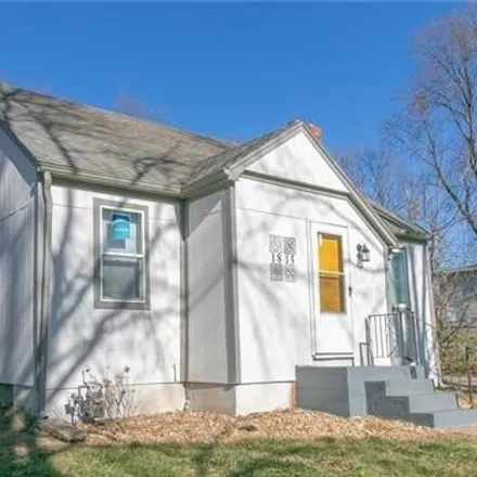 Buy this 3 bed house on 1835 East 7th Street in Sedalia, MO 65301