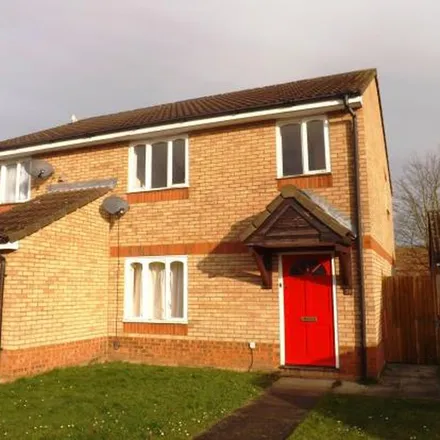 Rent this 3 bed apartment on Heather Gardens in Bedford, MK41 0TD