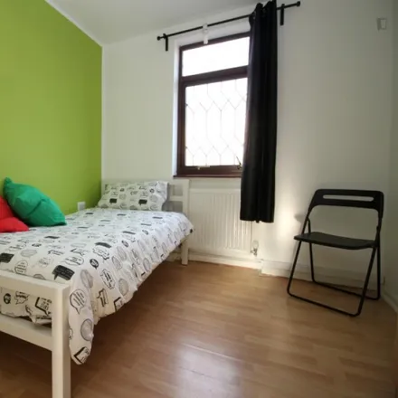 Rent this 4 bed room on 21-103 Seyssel Street in Cubitt Town, London