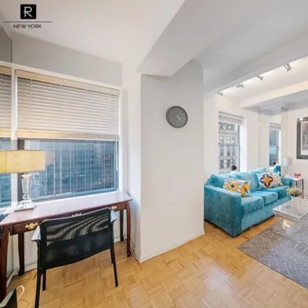 Image 4 - The Michelangelo, 152 West 51st Street, New York, NY 10019, USA - House for rent