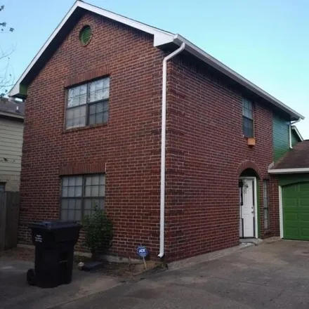 Rent this 2 bed house on 7 Regency Lane in Harris County, TX 77088