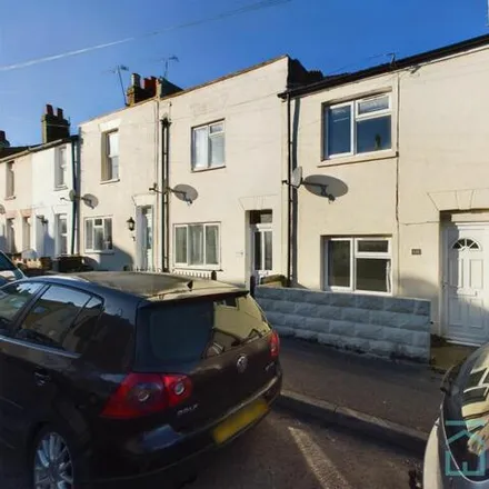 Buy this 3 bed townhouse on Central Fish Bar in 89 Britton Street, Gillingham