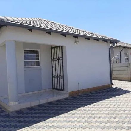 Image 4 - unnamed road, Lakefield, Benoni, 1461, South Africa - Apartment for rent