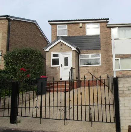 Rent this 3 bed duplex on Buckingham Way in Catcliffe, S60 5JE
