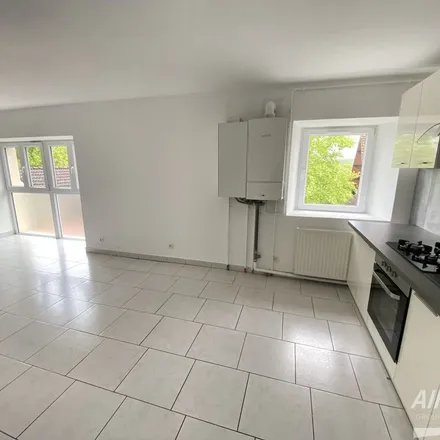 Rent this 3 bed apartment on 71 Grande Rue in 70400 Héricourt, France