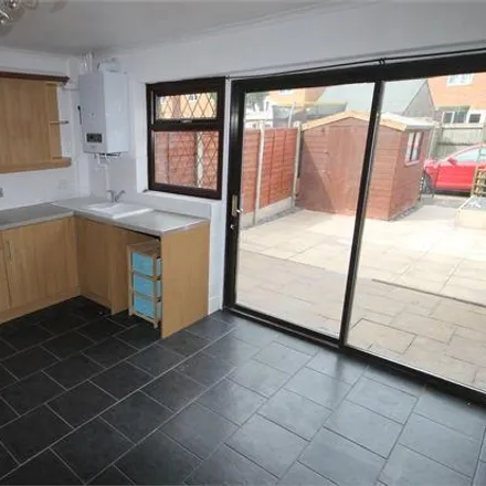 Image 2 - 6 Sutton Avenue, Newark on Trent, NG24 4PS, United Kingdom - Townhouse for rent