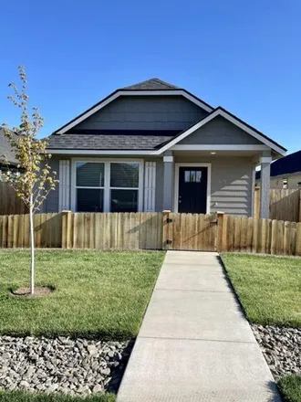 Buy this 3 bed house on Northwest Upas Avenue in Redmond, OR 91156