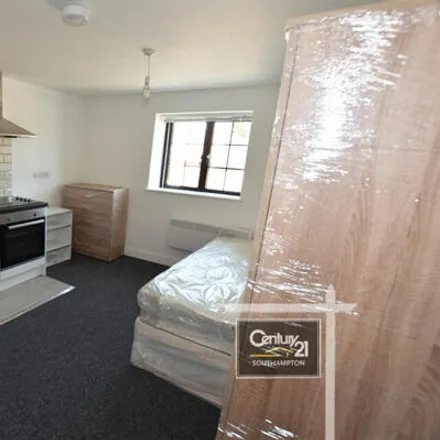 Image 2 - The Rockstone, Rockstone Lane, Bevois Valley, Southampton, SO14 6GD, United Kingdom - Apartment for rent