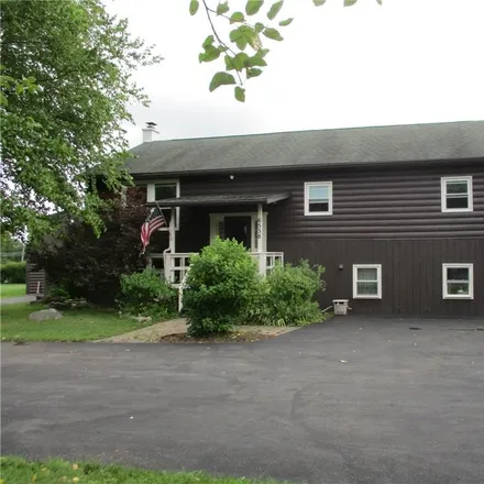 Buy this 3 bed loft on 6558 North Manlius Road in Manlius, Onondaga County