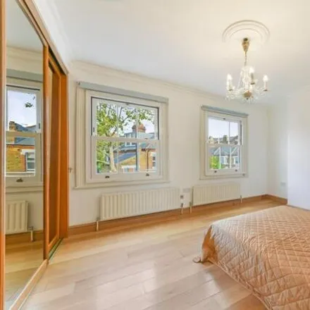 Rent this 4 bed duplex on 202a Battersea Bridge Road in London, SW11 3AR