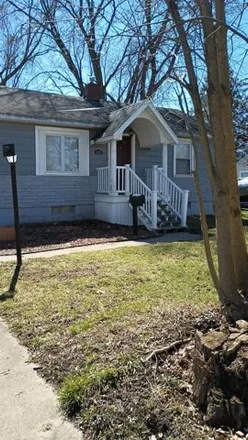 Buy this 2 bed house on 3624 Dakota Avenue in Flint, MI 48506