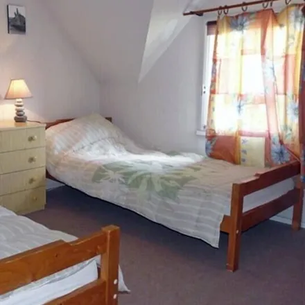 Rent this 2 bed duplex on 56410 Erdeven