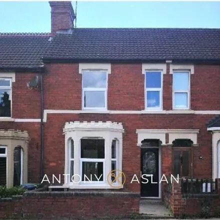 Rent this 3 bed townhouse on 20 Station Road in Swindon, SN4 7EQ