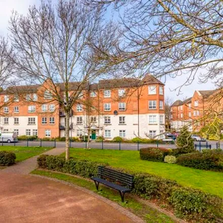 Buy this 3 bed apartment on Whitcliffe Gardens in West Bridgford, NG2 6UE